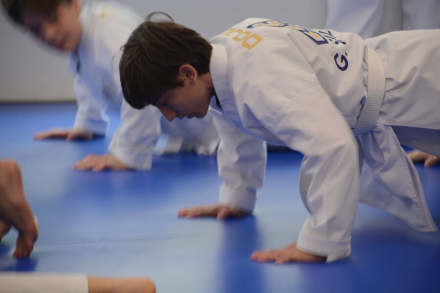 Adolescente treinando na Dojo Artes Marciais em Moema