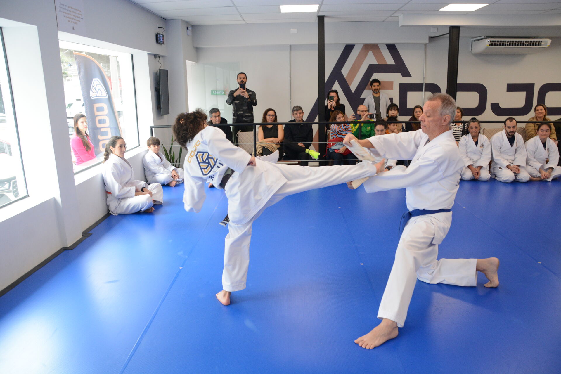 Adolescentes treinando na Dojo Artes Marciais em Moema